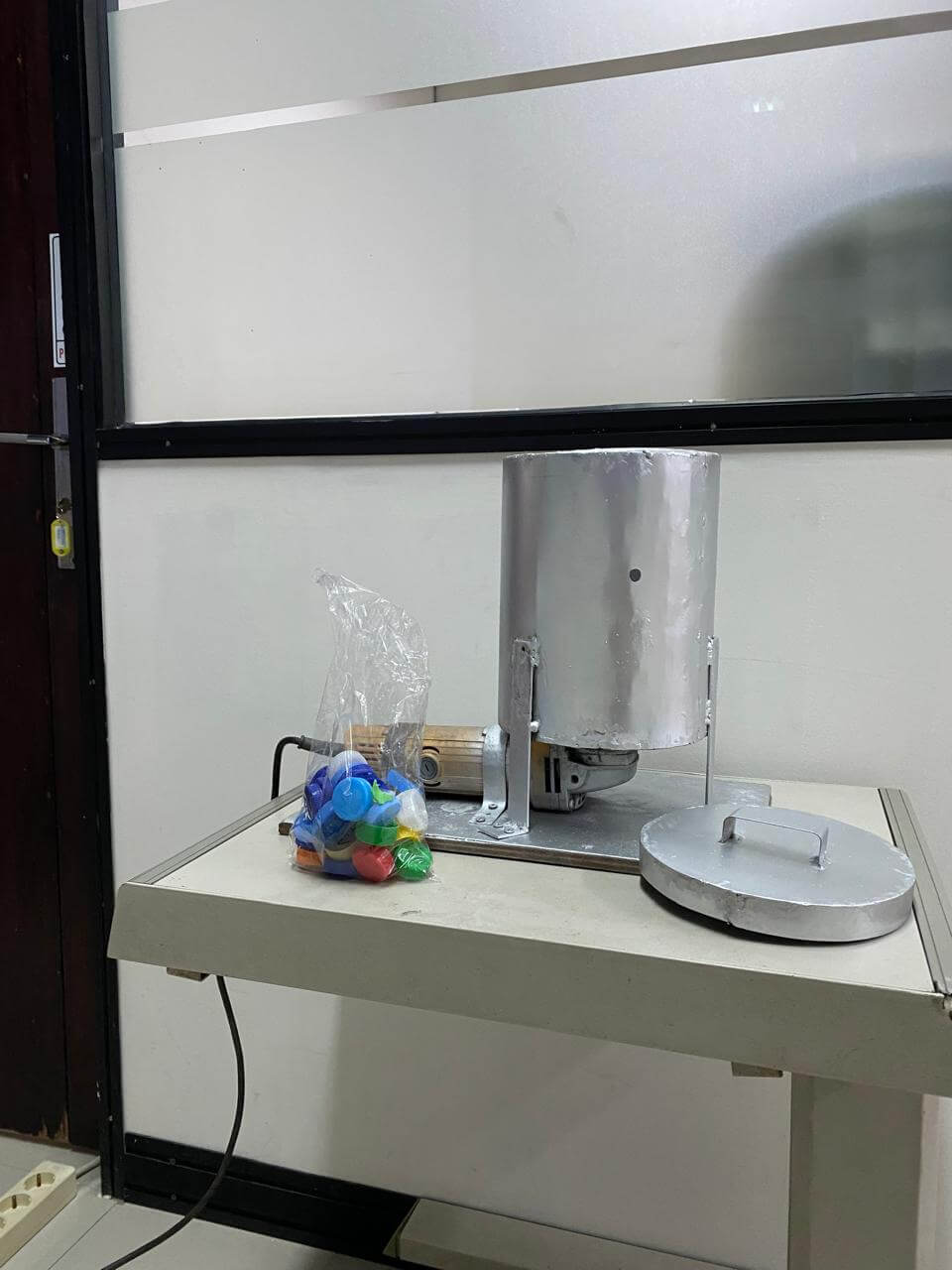 Pendidikan dan Pelatihan Pengolahan Sampah Tutup Botol Plastik
